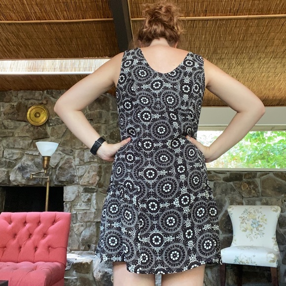 Casual dress - Picture 2 of 2